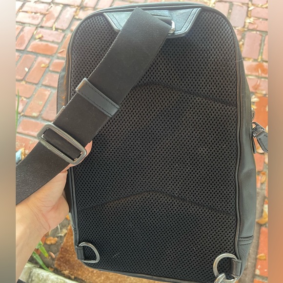 Authentic Coach Crossbody Graham Pack backpack - Picture 5 of 8